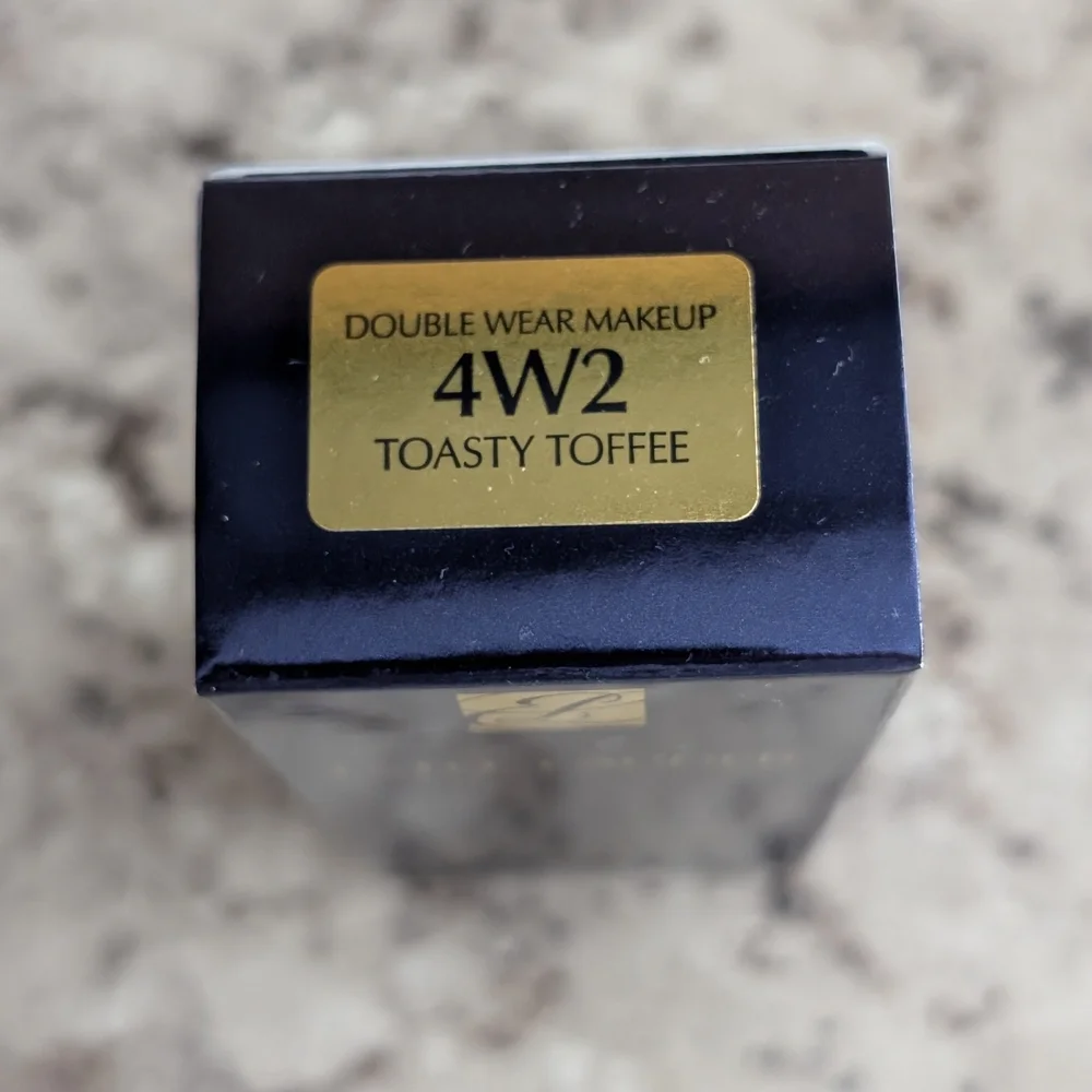 Estee Lauder Tan Foundation Long-Wearing Full Coverage